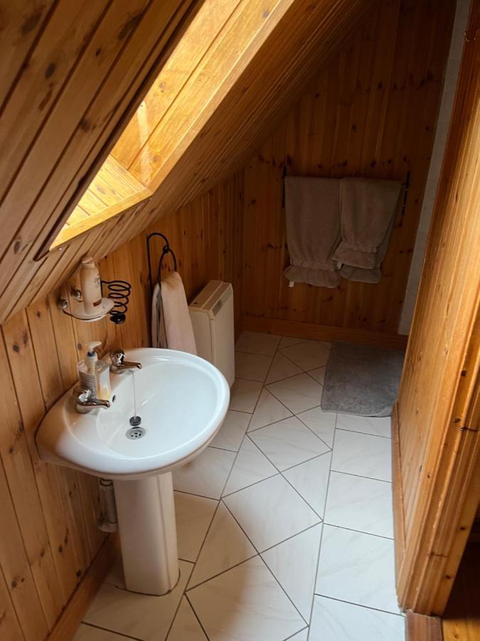Cosy Lakeside Chalet With Option To Add Private Hot Tub Duneena Exterior photo
