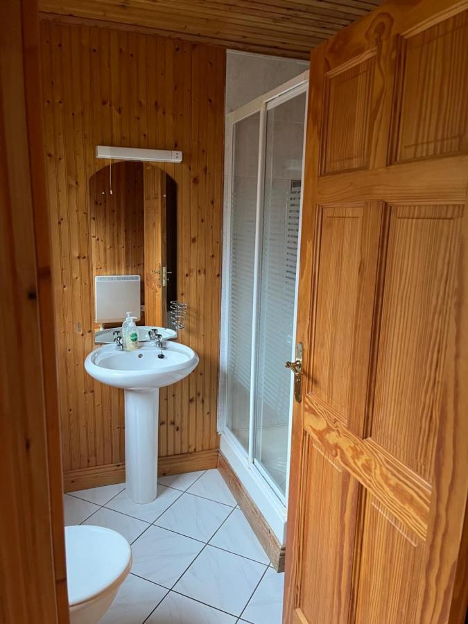 Cosy Lakeside Chalet With Option To Add Private Hot Tub Duneena Exterior photo